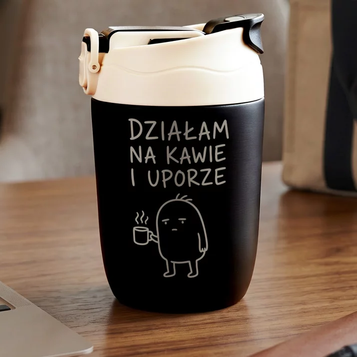Kubek Termiczny Na Dzień Chłopaka Prezent Dla Chłopaka Mężczyzny: Działam Na Kawie