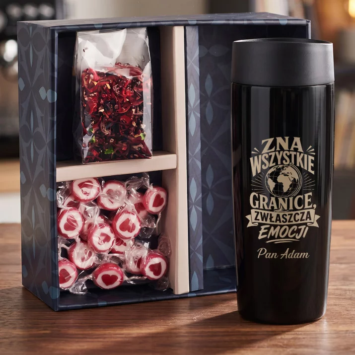 Zestaw Prezentowy z Kubkiem Termicznym Dla Nauczyciela Geografii Prezent Na Dzień Nauczyciela Dla Mężczyzny: Zna Wszystkie Granice Zestaw Prezentowy z Kubkiem Termicznym Dla Nauczyciela Geografii Prezent Na Dzień Nauczyciela Dla Mężczyzny: Zna Wszystkie Granice