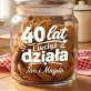 Słoik Na Ciastka z Grawerem Na 40 Rocznicę Ślubu Rodziców Prezent Dla Pary: 40 Lat I Wciąż Działa Słoik Na Ciastka z Grawerem Na 40 Rocznicę Ślubu Rodziców Prezent Dla Pary: 40 Lat I Wciąż Działa