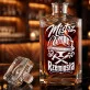 Karafka Do Whisky z Grawerem Na Parapetówkę Prezent: Duma Rzemieślnika Karafka Do Whisky z Grawerem Na Parapetówkę Prezent: Duma Rzemieślnika