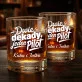 Szklanki Do Whisky z Grawerem Na 20 Rocznicę Ślubu Prezent Dla Pary: Dwie Dekady, Jeden Pilot Szklanki Do Whisky z Grawerem Na 20 Rocznicę Ślubu Prezent Dla Pary: Dwie Dekady, Jeden Pilot