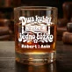 Zestaw Prezentowy Whisky Na Nowy Dom Dla Pary: Dwa Kubki, Jedno Łóżko Zestaw Prezentowy Whisky Na Nowy Dom Dla Pary: Dwa Kubki, Jedno Łóżko