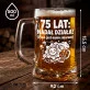 Zestaw Prezentowy Kufel Dla 75 Latka Prezent Na 75 Urodziny Dla Mężczyzny: 75 Lat I Działa Zestaw Prezentowy Kufel Dla 75 Latka Prezent Na 75 Urodziny Dla Mężczyzny: 75 Lat I Działa