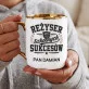 Kubek Personalizowany Na Dzień Nauczyciela Prezent Dla Nauczyciela Mężczyzny: Reżyser Szkolnych