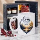 Zestaw Prezenowy Z Kubkiem Dla Męża Na Rocznicę Ślubu: Domowe Ciepło Zestaw Prezenowy Z Kubkiem Dla Męża Na Rocznicę Ślubu: Domowe Ciepło