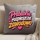 Poduszka Dekoracyjna Dla Prababci Prezent Na Dzień Babci Dla Kobiety: Prababcia Rozpieszcza Zawodowo Poduszka Dekoracyjna Dla Prababci Prezent Na Dzień Babci Dla Kobiety: Prababcia Rozpieszcza Zawodowo