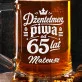 Kufel Personalizowany z Grawerem Na 65 Urodziny Dla Mężczyzny Prezent: Dżentelmen Piwa Kufel Personalizowany z Grawerem Na 65 Urodziny Dla Mężczyzny Prezent: Dżentelmen Piwa