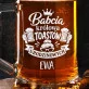 Kufel Personalizowany z Grawerem Dla Babci Na Urodziny Prezent: Królowa Toastów Kufel Personalizowany z Grawerem Dla Babci Na Urodziny Prezent: Królowa Toastów