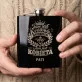 Piersiówka Z Grawerem Na 18 Urodziny Prezent Dla Kobiety: Herb Młodej Królowej Piersiówka Z Grawerem Na 18 Urodziny Prezent Dla Kobiety: Herb Młodej Królowej