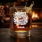 Szklanki Do Whisky z Grawerem Na Święta Prezent Dla Mężczyzny: Mistrz Kanapy I Grilla Szklanki Do Whisky z Grawerem Na Święta Prezent Dla Mężczyzny: Mistrz Kanapy I Grilla