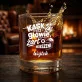 Szklanki Do Whisky z Grawerem Na Barbórkę Prezent Dla Górnika Mężczyzny: Kask Na Głowie, Żart W Szklanki Do Whisky z Grawerem Na Barbórkę Prezent Dla Górnika Mężczyzny: Kask Na Głowie, Żart W