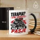 Kubek Z Nadrukiem Dla Fana Motoryzacji Prezent Dla Mężczyzny: Pasja Zamiast Terapii Kubek Z Nadrukiem Dla Fana Motoryzacji Prezent Dla Mężczyzny: Pasja Zamiast Terapii