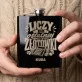 Piersiówka z Grawerem Dla Księgowego Prezent Dla Mężczyzny: Liczy Do Ostatniej Piersiówka z Grawerem Dla Księgowego Prezent Dla Mężczyzny: Liczy Do Ostatniej