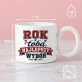 Kubek Z Okrągłym Uchem Na Pierwszą Rocznicę Ślubu Prezent Na Walentynki Dla Kobiety: Zabawna Typografia Kubek Z Okrągłym Uchem Na Pierwszą Rocznicę Ślubu Prezent Na Walentynki Dla Kobiety: Zabawna Typografia