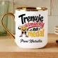 Kubek Personalizowany Dla Nauczycielki Wf Prezent Na Dzień Nauczyciela Dla Kobiety: Trenuję Uśmiechy Na Medal Kubek Personalizowany Dla Nauczycielki Wf Prezent Na Dzień Nauczyciela Dla Kobiety: Trenuję Uśmiechy Na Medal