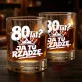 Szklanka Do Whisky Dla 80 Latka Prezent Na 80 Urodziny Dla Mężczyzny: 80 Lat? Ja Tu Rządzę Szklanka Do Whisky Dla 80 Latka Prezent Na 80 Urodziny Dla Mężczyzny: 80 Lat? Ja Tu Rządzę