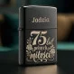 Zapalniczka z Grawerem Na 75 Urodziny Prezent Dla 75 Latki Kobiety: 75 Lat Pełnych Miłości