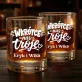 Szklanki Do Whisky z Grawerem Dla Przyszłych Rodziców Prezent Dla Pary: Wkrótce Nas Troje Szklanki Do Whisky z Grawerem Dla Przyszłych Rodziców Prezent Dla Pary: Wkrótce Nas Troje