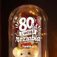 Wieczna Róża z Misiem Na 80 Urodziny Prezent Dla 80 Latki Kobiety: 80 Lat I Wciąż Rozrabia