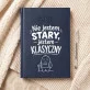 Kalendarz Książkowy A5 2027 Na 75 Urodziny Prezent Dla 75 Latka Mężczyzny: Ironiczna Klasyka Kalendarz Książkowy A5 2027 Na 75 Urodziny Prezent Dla 75 Latka Mężczyzny: Ironiczna Klasyka