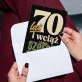 Kartka z Życzeniami Na 70 Dla 70 Latka Mężczyzny: Męska Retro Elegancja Kartka z Życzeniami Na 70 Dla 70 Latka Mężczyzny: Męska Retro Elegancja