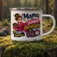 Kubek Emaliowany Dla Matki Prezent Na Dzień Mamy Dla Kobiety: Humorystyczna Mama Z Kawą Kubek Emaliowany Dla Matki Prezent Na Dzień Mamy Dla Kobiety: Humorystyczna Mama Z Kawą