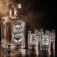 Zestaw Do Wódki z Grawerem Na Podziękowanie Dla Rodziców Prezent: Rocznikowa Elegancja Zestaw Do Wódki z Grawerem Na Podziękowanie Dla Rodziców Prezent: Rocznikowa Elegancja