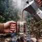 Kubek Metalowy z Karabińczykiem Dla Babci Prezent Na Dzień Babci Dla Kobiety: Ciepło Babcinego Domu Kubek Metalowy z Karabińczykiem Dla Babci Prezent Na Dzień Babci Dla Kobiety: Ciepło Babcinego Domu