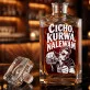 Karafka Do Whisky z Grawerem Na Gwiazdkę Prezent: Cicho, Kurwa, Nalewam Karafka Do Whisky z Grawerem Na Gwiazdkę Prezent: Cicho, Kurwa, Nalewam