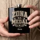 Piersiówka z Grawerem Dla Żony Prezent Na Rocznicę Ślubu Dla Kobiety: Żona Na Medal Piersiówka z Grawerem Dla Żony Prezent Na Rocznicę Ślubu Dla Kobiety: Żona Na Medal