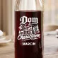 Karafka Do Wina Personalizowana Na Parapetówkę Prezent Dla Mężczyzny: Dom Z Charakterem Karafka Do Wina Personalizowana Na Parapetówkę Prezent Dla Mężczyzny: Dom Z Charakterem