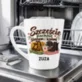 Kubek Personalizowany Dla Koniary Prezent Dla Kobiety: Szczęście Pachnie Sianem Kubek Personalizowany Dla Koniary Prezent Dla Kobiety: Szczęście Pachnie Sianem