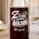 Karafka Do Wina Personalizowana Na 10 Rocznicę Ślubu Prezent Dla Mężczyzny: Z Tobą Przez Dekadę Karafka Do Wina Personalizowana Na 10 Rocznicę Ślubu Prezent Dla Mężczyzny: Z Tobą Przez Dekadę