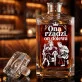 Karafka Do Whisky z Grawerem Na 50 Rocznicę Ślubu Prezent: Ona Rządzi, On Dolewa Karafka Do Whisky z Grawerem Na 50 Rocznicę Ślubu Prezent: Ona Rządzi, On Dolewa
