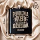 Piersiówka z Grawerem Dla 18 Latka Prezent Dla Mężczyzny: Pełnoletnia, Wciąż