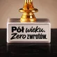 Statuetka Z Grawerem Na 50 Rocznicę Ślubu Prezent Dla Pary: Pół Wieku. Zero Zwrotów.