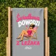 Leżak Z Nadrukiem Dla Świadkowej Prezent Dla Kobiety: Świadkowa Dowodzi Z Leżaka Leżak Z Nadrukiem Dla Świadkowej Prezent Dla Kobiety: Świadkowa Dowodzi Z Leżaka