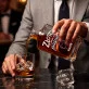 Karafka Do Whisky z Grawerem Na 50 Rocznicę Ślubu Prezent Dla Mężczyzny: Złoto Mu Pasuje