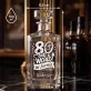 Karafka Do Wódki z Grawerem Na 80 Urodziny Prezent Dla 80 Latka Mężczyzny: 80 Lat I Wciąż W Formie