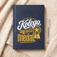 Kalendarz Książkowy A5 2027 Dla Kolegi Z Pracy Prezent Dla Mężczyzny: Elegancja Biurka Kalendarz Książkowy A5 2027 Dla Kolegi Z Pracy Prezent Dla Mężczyzny: Elegancja Biurka