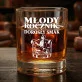 Szklanka Do Whisky Dla Młodego Mężczyzny Prezent Dla Mężczyzny: Młody Rocznik, Dorosły Smak Szklanka Do Whisky Dla Młodego Mężczyzny Prezent Dla Mężczyzny: Młody Rocznik, Dorosły Smak