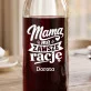 Karafka Do Wina Personalizowana Dla Mamy Prezent Na Dzień Mamy Dla Kobiety: Mama Ma Zawsze Rację Karafka Do Wina Personalizowana Dla Mamy Prezent Na Dzień Mamy Dla Kobiety: Mama Ma Zawsze Rację