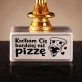 Statuetka Z Grawerem Dla Ukochanej Prezent Na Walentynki Dla Kobiety: Kocham Cię Bardziej Niż Pizzę