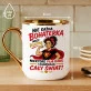 Kubek Z Nadrukiem Na Podziękowanie Prezent Dla Kobiety: Bohaterka Pije Kawę Kubek Z Nadrukiem Na Podziękowanie Prezent Dla Kobiety: Bohaterka Pije Kawę