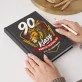 Notatnik A5 Na 90 Urodziny Prezent Dla Mężczyzny: Emblemat Dojrzałej Siły Notatnik A5 Na 90 Urodziny Prezent Dla Mężczyzny: Emblemat Dojrzałej Siły