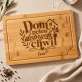 Deska Do Krojenia z Grawerem Na Parapetówkę Prezent Dla Kobiety: Dom Pełen Dobrych Chwil