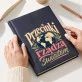 Kalendarz Książkowy A5 2027 Dla Polonistki Prezent Dla Kobiety: Literacka Typografia Kalendarz Książkowy A5 2027 Dla Polonistki Prezent Dla Kobiety: Literacka Typografia