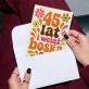 Kartka z Życzeniami Na 45 Urodziny Dla 45 Latki Kobiety: Boska W Stylu Retro