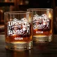 Szklanki Do Whisky z Grawerem Na 65 Urodziny Prezent Dla 65 Latki Kobiety: Lepsza Z Wiekiem Niż Wino Szklanki Do Whisky z Grawerem Na 65 Urodziny Prezent Dla 65 Latki Kobiety: Lepsza Z Wiekiem Niż Wino