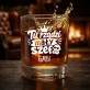 Szklanki Do Whisky z Grawerem Dla Przyszłej Mamy Prezent Na Dzień Mamy Dla Kobiety: Tu Rządzi Mały Szef Szklanki Do Whisky z Grawerem Dla Przyszłej Mamy Prezent Na Dzień Mamy Dla Kobiety: Tu Rządzi Mały Szef